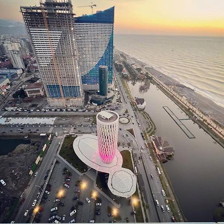 Ng Premium Apartments In Alliance Palace Batumi Esterno foto