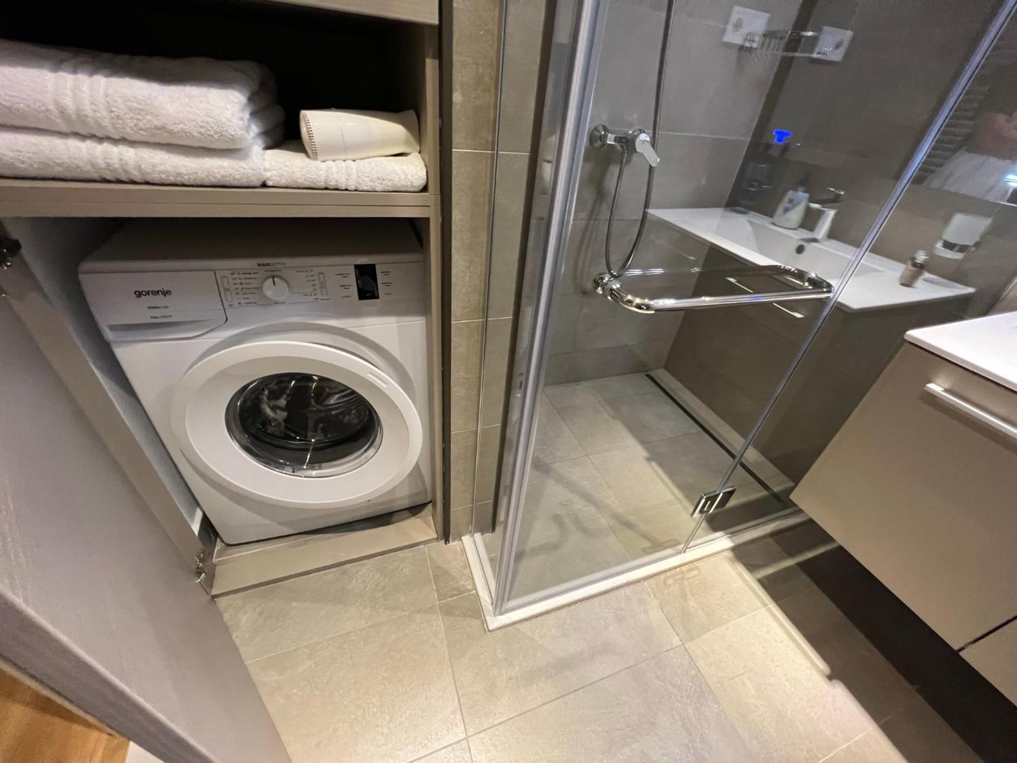 Ng Premium Apartments In Alliance Palace Batumi Esterno foto