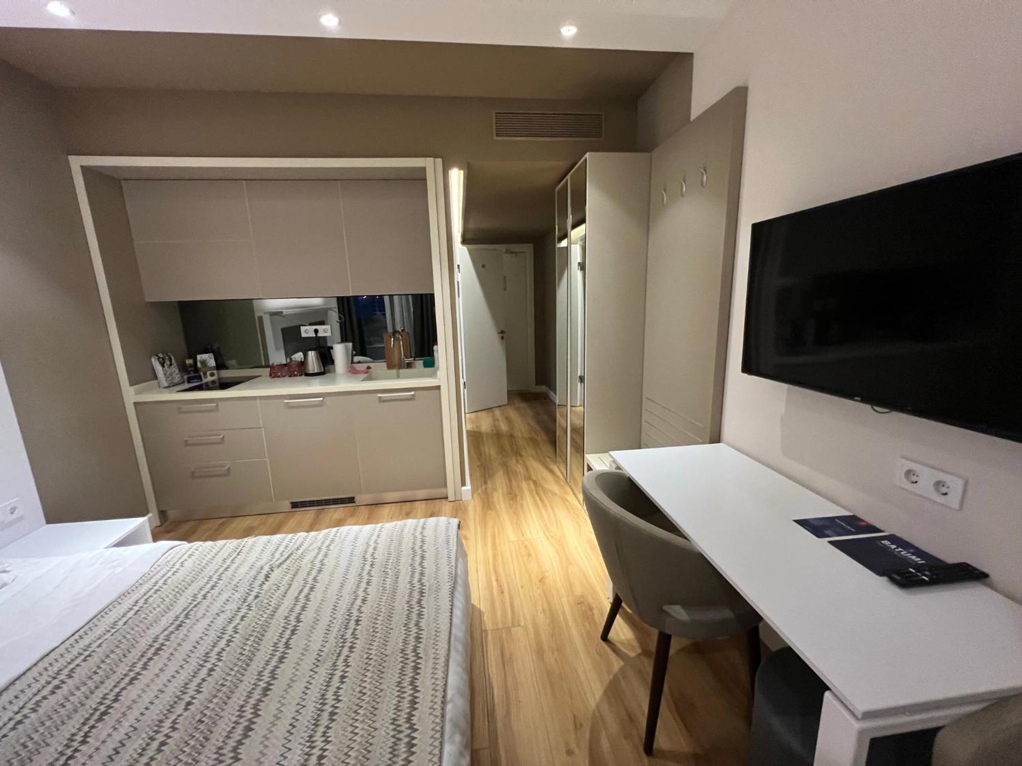Ng Premium Apartments In Alliance Palace Batumi Esterno foto