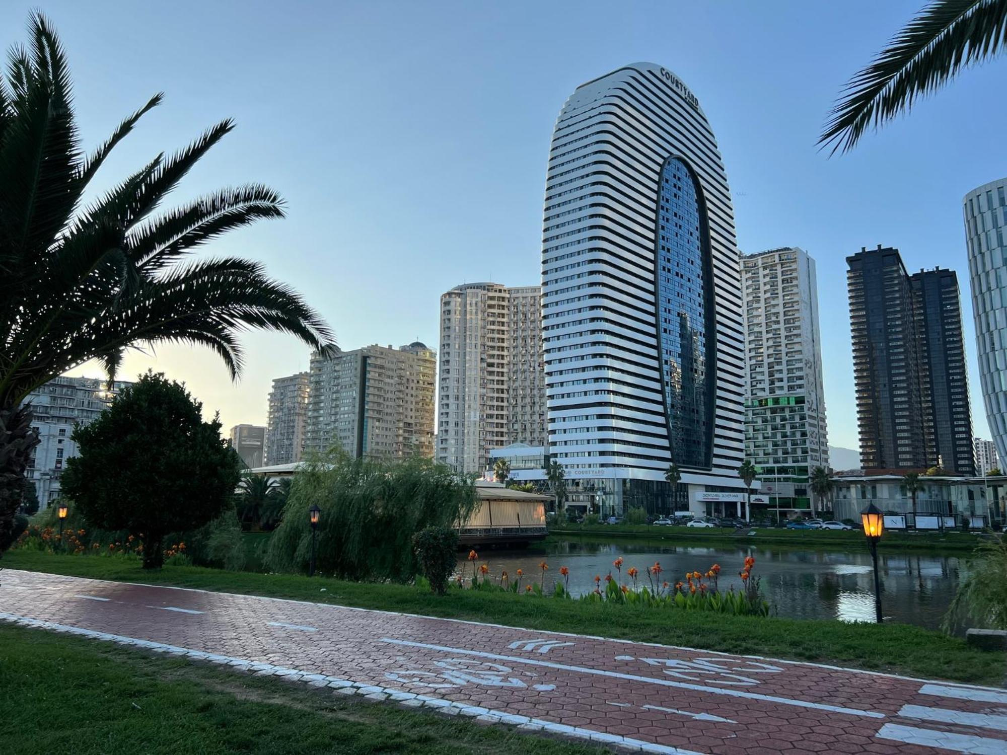 Ng Premium Apartments In Alliance Palace Batumi Esterno foto