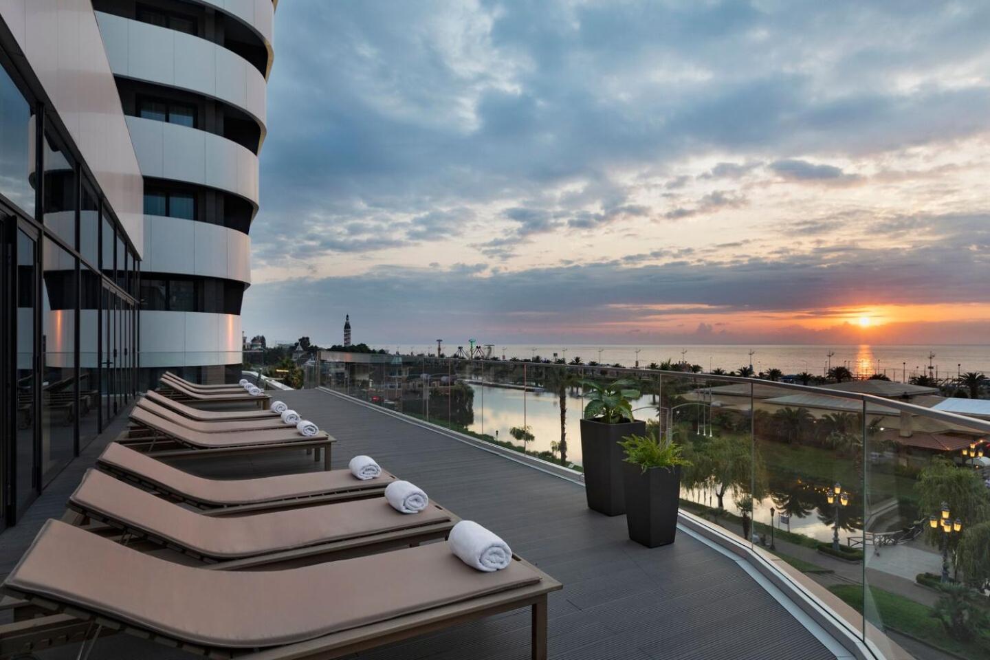 Ng Premium Apartments In Alliance Palace Batumi Esterno foto