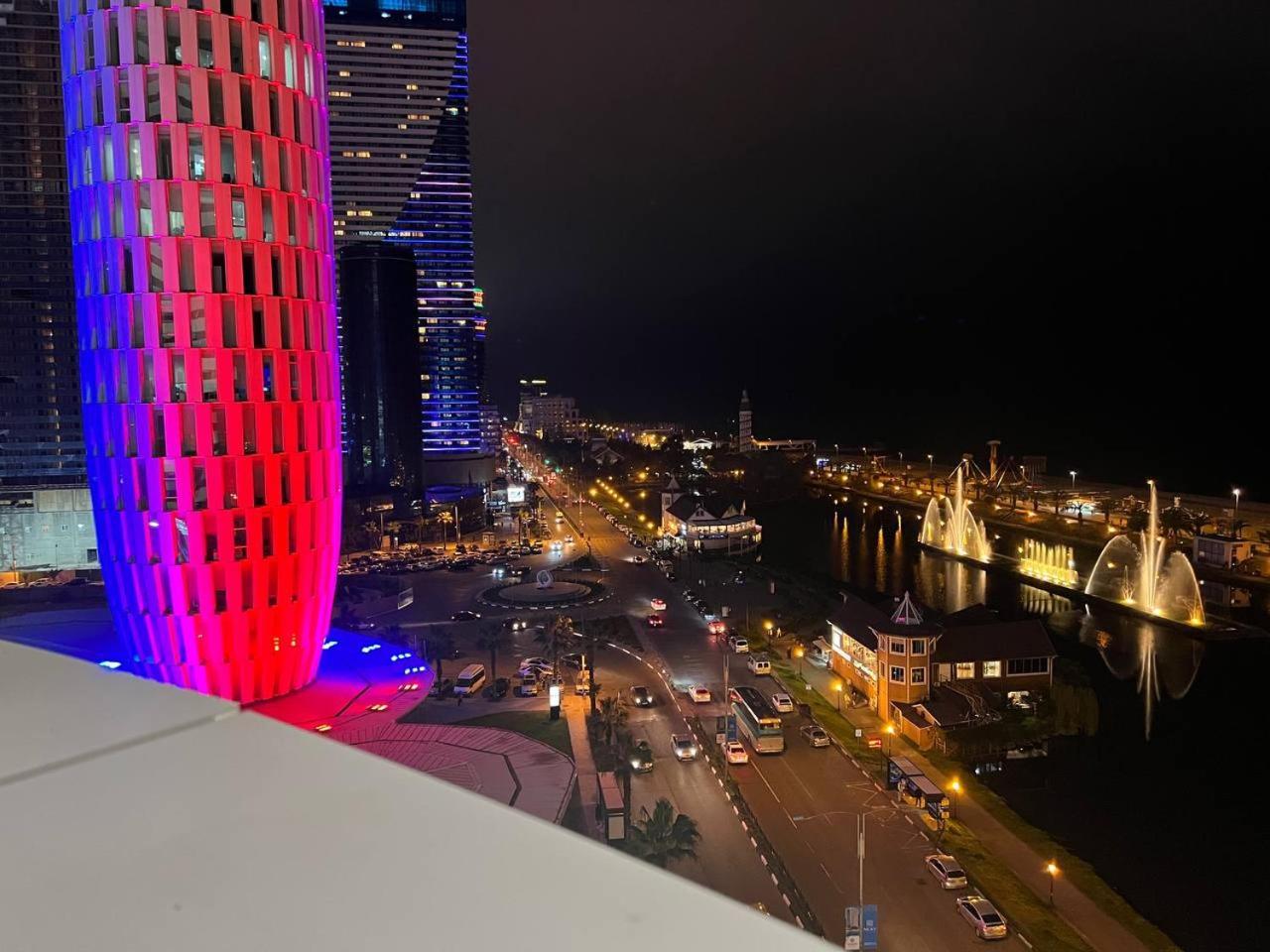 Ng Premium Apartments In Alliance Palace Batumi Esterno foto